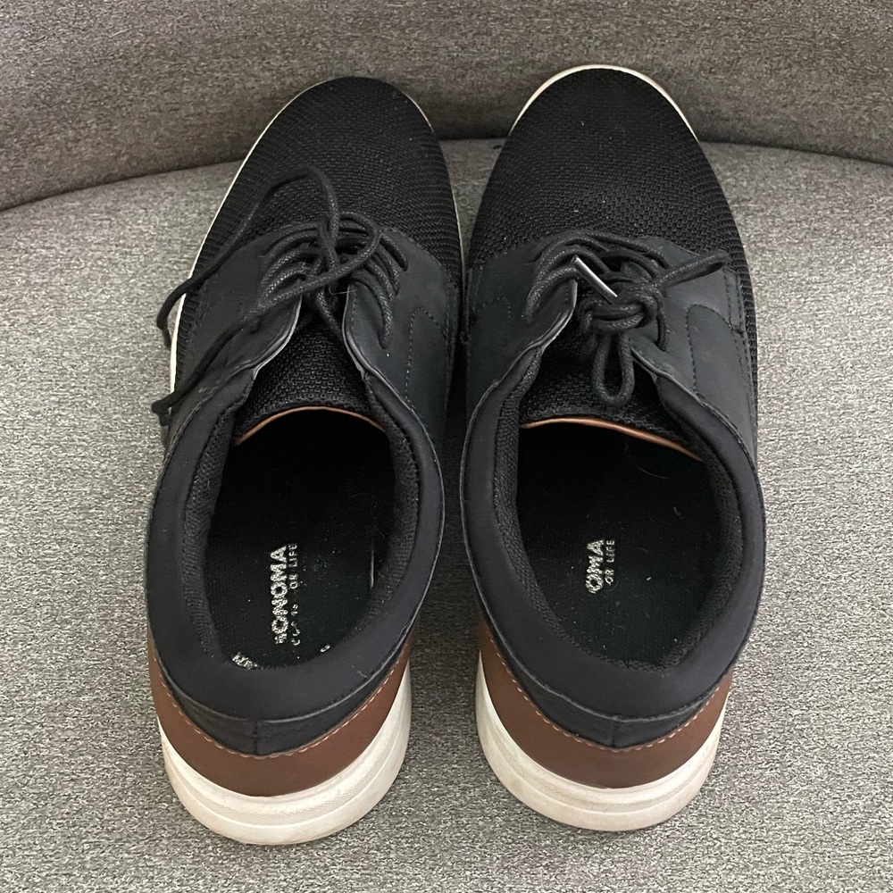 Boys Size 5 Black and Brown Leather Shoes